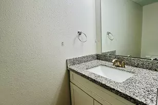 1818 River Crossing Cir, Austin, TX 78741 - Photo 4