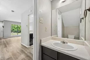 2018 W Rundberg Ln Ln, Austin, TX 78758 - Photo 6