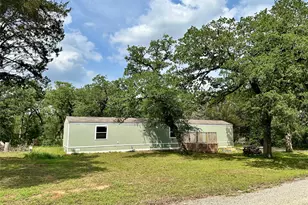 104 Shoshoni Dr, Smithville, TX 78957 - Photo 1