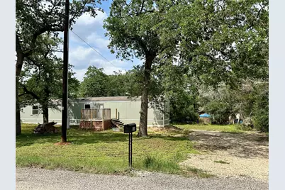 104 Shoshoni Drive, Smithville, TX 78957 - Photo 2