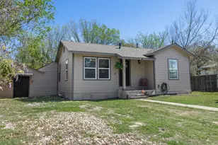 823 Hickory St, Rockdale, TX 76567 - Photo 1