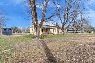 703 Bois D'Arc Street, Lockhart, TX 78644 - Photo 2
