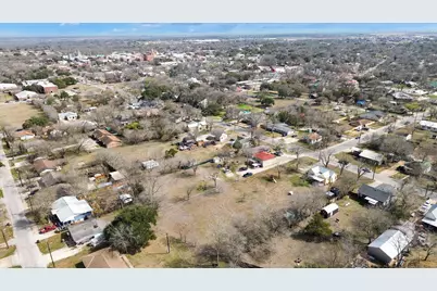 703 Bois D'Arc Street, Lockhart, TX 78644 - Photo 32