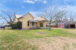 703 Bois D'Arc St, Lockhart, TX 78644 - Photo 26