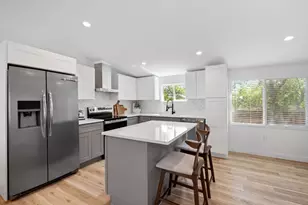 404 E Pecan St, Taylor, TX 76574 - Photo 6