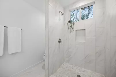 404 E Pecan Street, Taylor, TX 76574 - Photo 12