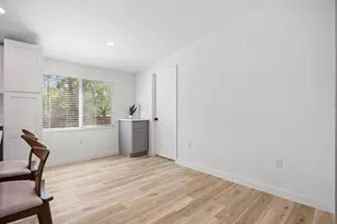 404 E Pecan St, Taylor, TX 76574 - Photo 8