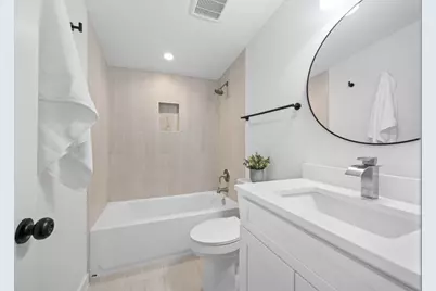 404 E Pecan Street, Taylor, TX 76574 - Photo 14