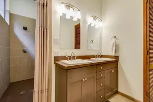 800 Leonard St, Austin, TX 78705 - Photo 18