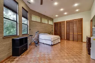 800 Leonard St, Austin, TX 78705 - Photo 16