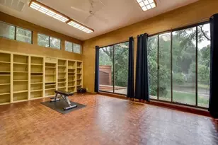 800 Leonard St, Austin, TX 78705 - Photo 12