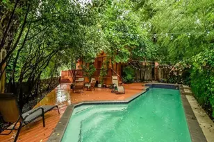 800 Leonard St, Austin, TX 78705 - Photo 2