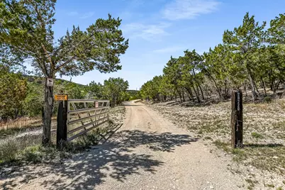 20220 Doe Run, Lago Vista, TX 78645 - Photo 4