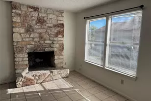 2711 Sunny Ln, Taylor, TX 76574 - Photo 4