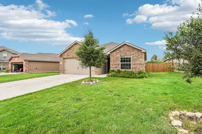 1040 Riverdale Cove, Jarrell, TX 76537 - Photo 4