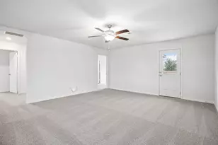 1040 Riverdale Cove, Jarrell, TX 76537 - Photo 12