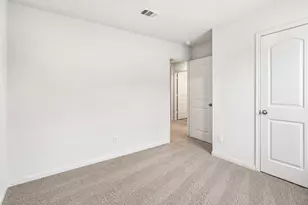 1040 Riverdale Cove, Jarrell, TX 76537 - Photo 26