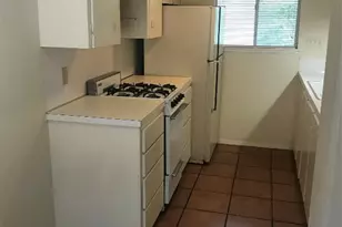 2610 Salado St, Austin, TX 78705 - Photo 4