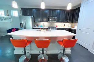 807 E 16th St, Austin, TX 78702 - Photo 2