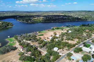 24909 Lakeview Dr, Spicewood, TX 78669 - Photo 14