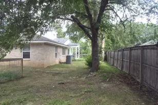 309 Ellis St, San Marcos, TX 78666 - Photo 6