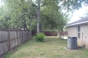 309 Ellis St, San Marcos, TX 78666 - Photo 8