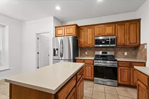 2304 Village View Loop, Pflugerville, TX 78660 - Photo 8