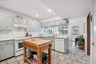 7806 Comanche Trail, Leander, TX 78641 - Photo 12