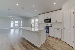 300 Bear Oak St, Hutto, TX 78634 - Photo 6