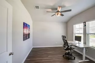 403 Grapefruit Rd, Hutto, TX 78634 - Photo 4