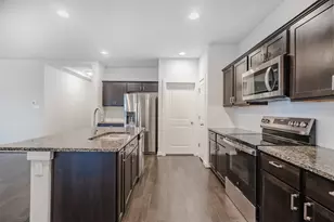 304 Hibiscus Dr, Hutto, TX 78634 - Photo 8