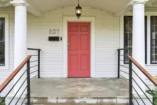 807 W 30th St, Austin, TX 78705 - Photo 2