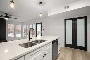 909 Reinli St, Austin, TX 78751 - Photo 4