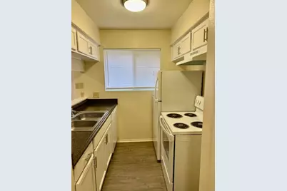 2807-D Parker Ln Lane, Austin, TX 78741 - Photo 2