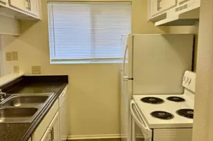 2807-D Parker Ln Ln, Austin, TX 78741 - Photo 2