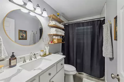 2105 E 17th Street, Austin, TX 78702 - Photo 10