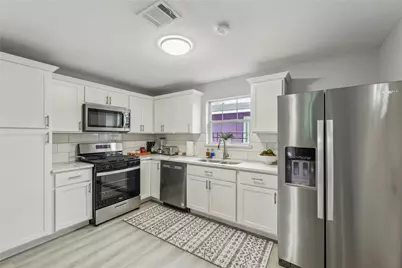 2105 E 17th Street, Austin, TX 78702 - Photo 16