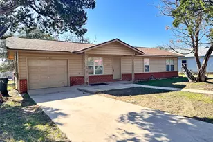 1501 Earle St, San Marcos, TX 78666 - Photo 2