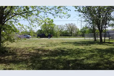 408 Symes Street, Taylor, TX 76574 - Photo 6