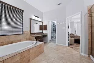 13013 Bloomfield Hills Ln, Austin, TX 78732 - Photo 14