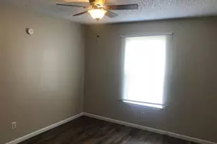 139 Elm Dr, Lockhart, TX 78644 - Photo 4