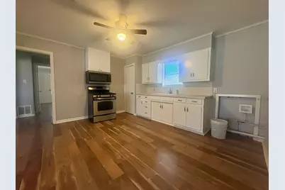 905 Kirk Street, Taylor, TX 76574 - Photo 10