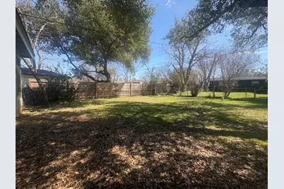 905 Kirk Street, Taylor, TX 76574 - Photo 14