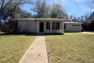 905 Kirk St, Taylor, TX 76574 - Photo 1
