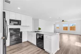 516 Rancho Del Cielo Loop, Jarrell, TX 76537 - Photo 12