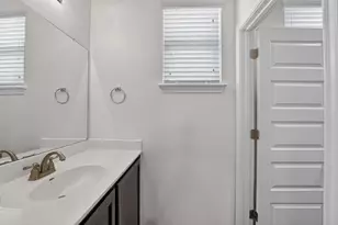 8013 Turnberry Ln, Austin, TX 78744 - Photo 30