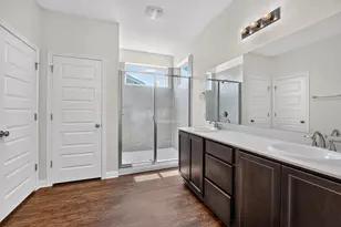 8013 Turnberry Ln, Austin, TX 78744 - Photo 32