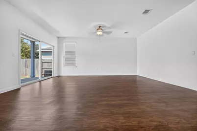 8013 Turnberry Lane, Austin, TX 78744 - Photo 14