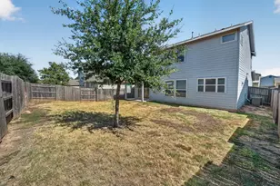 8013 Turnberry Ln, Austin, TX 78744 - Photo 38