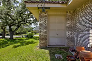 903 Vanguard St, Lakeway, TX 78734 - Photo 36